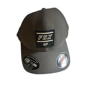 Fox Midway Flexfit Hat‎ Gray NWOT Size L/XL